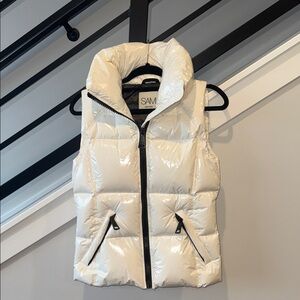 SAM. Women's Shiny Cream Puffer Vest